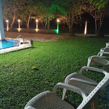 Queen'S Tower Grand Kurunegala Extérieur photo