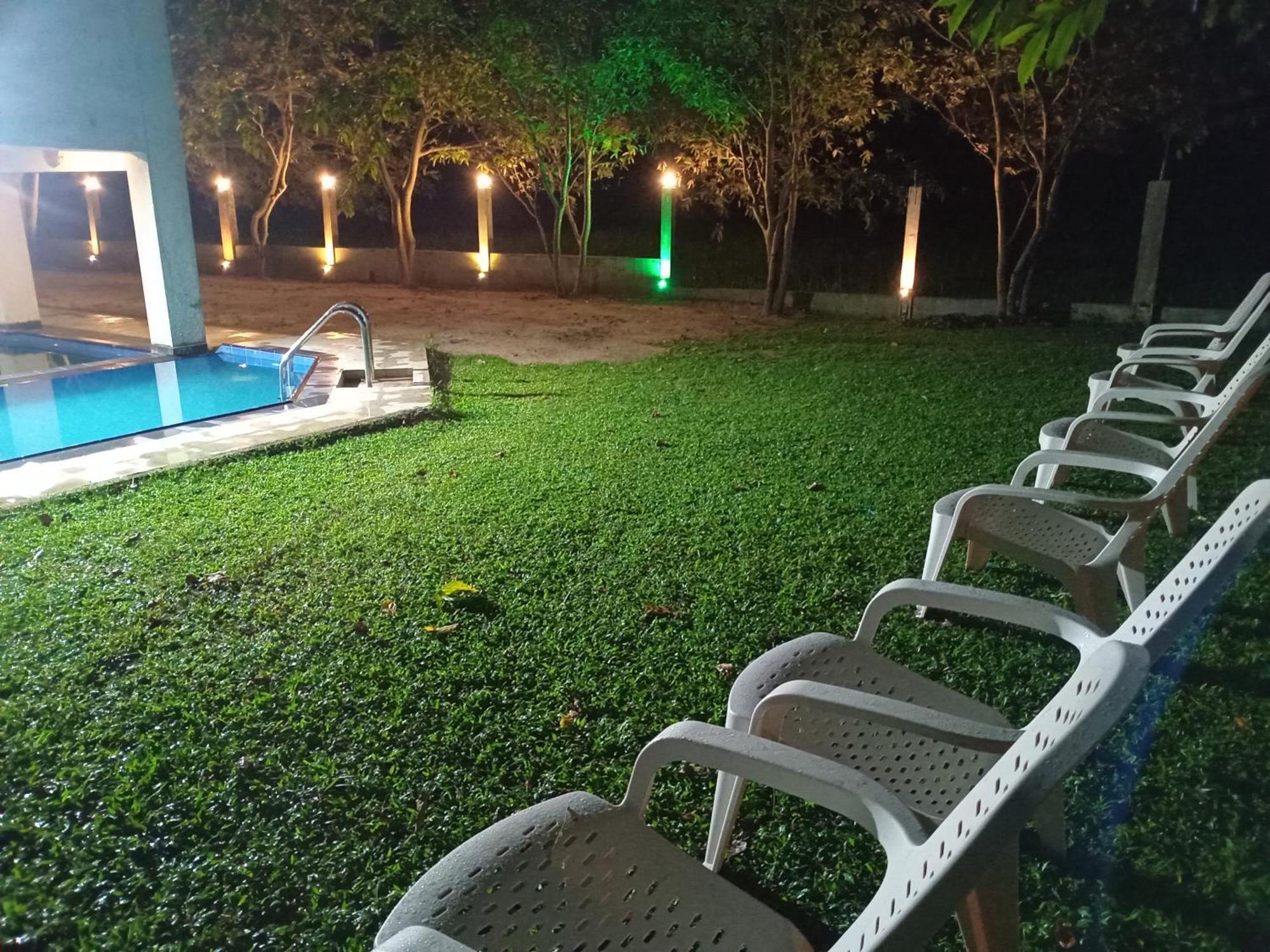 Queen'S Tower Grand Kurunegala Extérieur photo